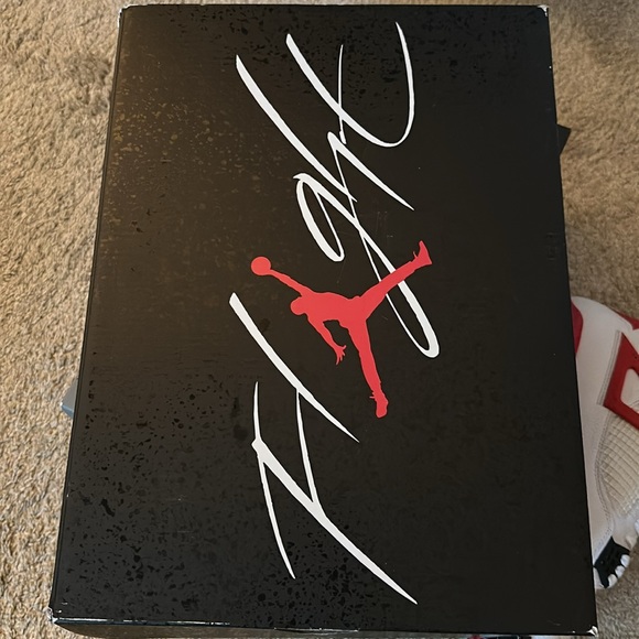 Air Jordan 4 Retro - Picture 8 of 9